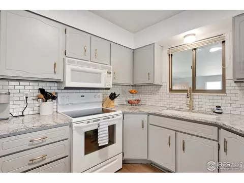 420 10th St, Windsor, CO 80550 photo 11