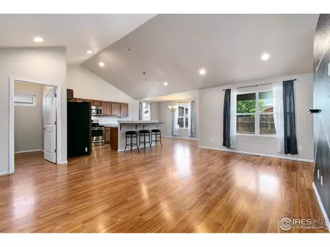 1031 E 25th St, Greeley, CO 80631 photo 2