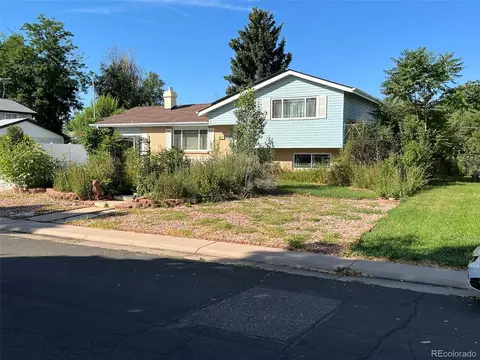 933 Dawson St, Aurora, CO 80011