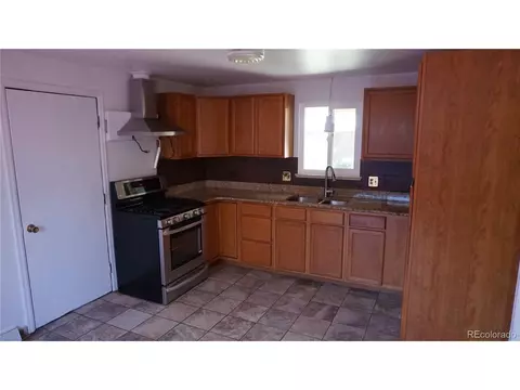 10941 E 6th Pl, Aurora, CO 80010 photo 5