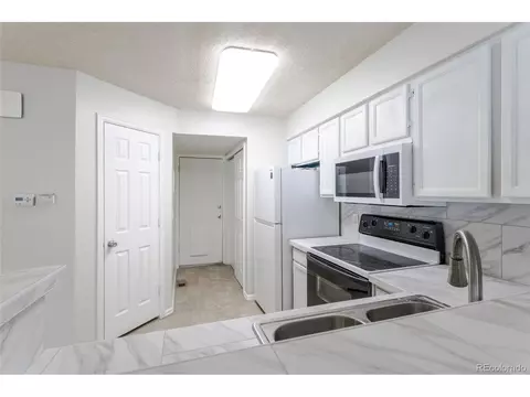 Kitchen - 13833 E Lehigh Ave #D, Aurora, CO 80014 photo 1 of 3