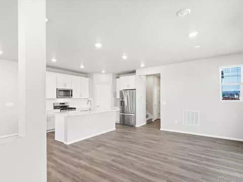 259 E 4th St, Berthoud, CO 80513 photo 4