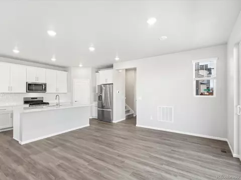 259 E 4th St, Berthoud, CO 80513 photo 5