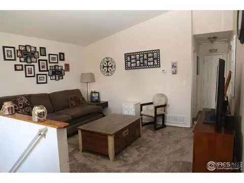 1035 E 25th St Ln, Greeley, CO 80631 photo 3