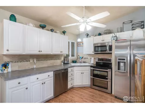 1406 Willow Dr, Berthoud, CO 80513 photo 4
