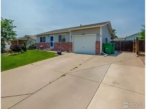 3917 Dove Ln, Evans, CO 80620 photo 3
