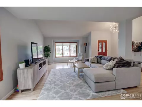 2525 Mapleton Ct, Longmont, CO 80503 photo 5