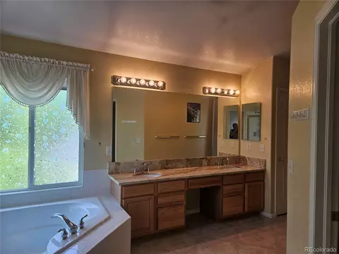 1202 E 100th Pl, Thornton, CO 80229 photo 19