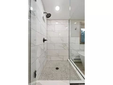 Bath - 6271 Valley Ln, Morrison, CO 80465 photo 7 of 9