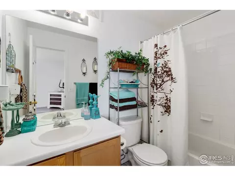 12271 E 2nd Dr, Aurora, CO 80011 photo 14