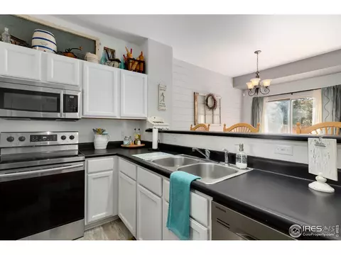 12271 E 2nd Dr, Aurora, CO 80011 photo 4