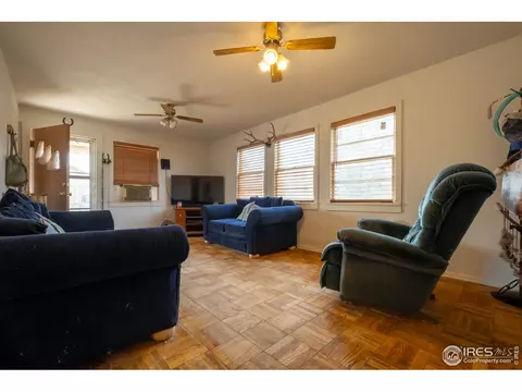 585 6th St, Bennett, CO 80102 photo 2
