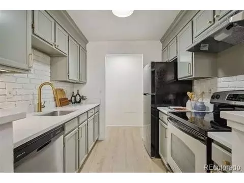10920 W Florida Ave #415, Lakewood, CO 80232