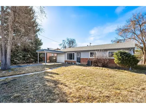 6880 W Airview Ave, Lakewood, CO 80232