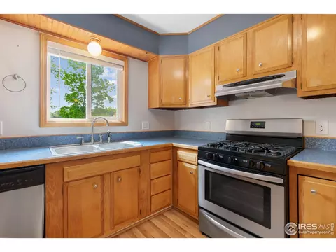 1050 6th St, Berthoud, CO 80513 photo 9