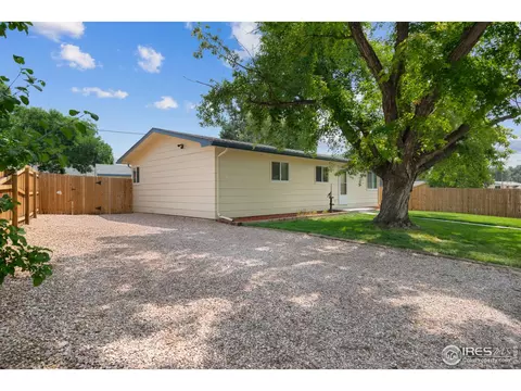 1050 6th St, Berthoud, CO 80513 photo 2