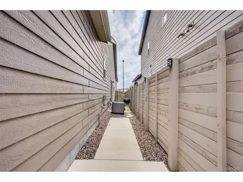 15747 Elk Pl, Denver, CO 80239 photo 18