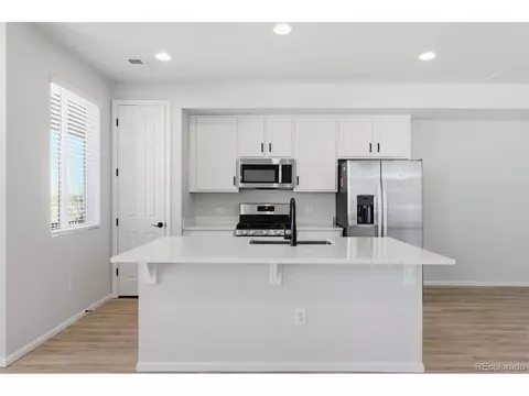 Kitchen - 24380 E 42nd Ave, Aurora, CO 80019 photo 4 of 4