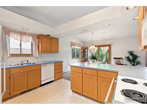 422 S 8th St, Berthoud, CO 80513 photo 6