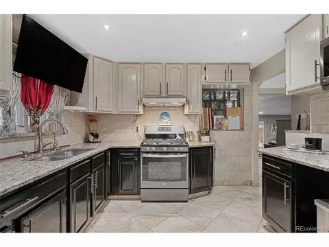Kitchen - 3017 Cimarron St, Aurora, CO 80011 photo 6 of 6
