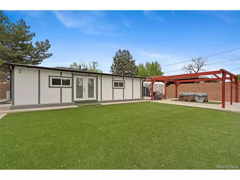 Exterior - 3017 Cimarron St, Aurora, CO 80011 photo 4 of 7