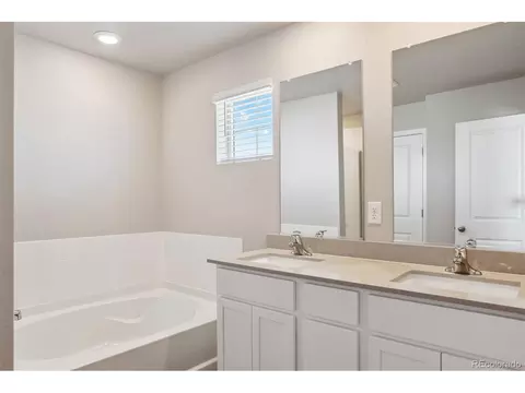 Bath - 48160 Shetland Dr, Bennett, CO 80102 photo 1 of 2