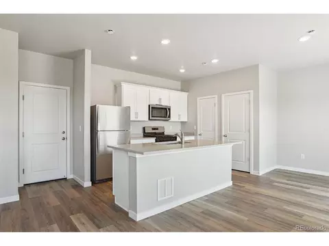 Kitchen - 48160 Shetland Dr, Bennett, CO 80102 photo 1 of 5