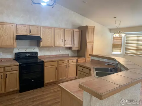 5376 Bear Ct, Longmont, CO 80504 photo 3