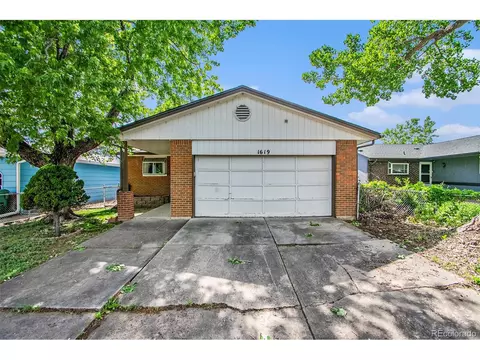 1619 Bahama St, Aurora, CO 80011