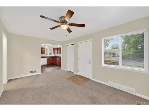 815 Macon St, Aurora, CO 80010 photo 5