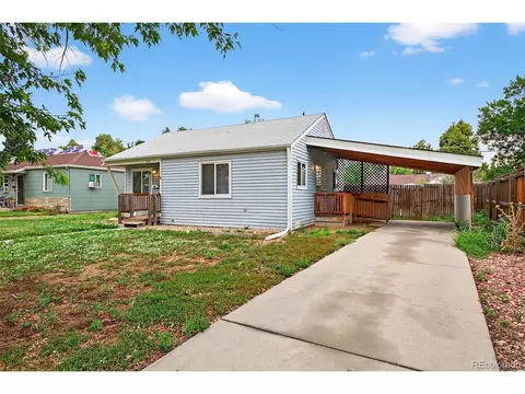 815 Macon St, Aurora, CO 80010 photo 2