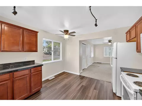 815 Macon St, Aurora, CO 80010 photo 9