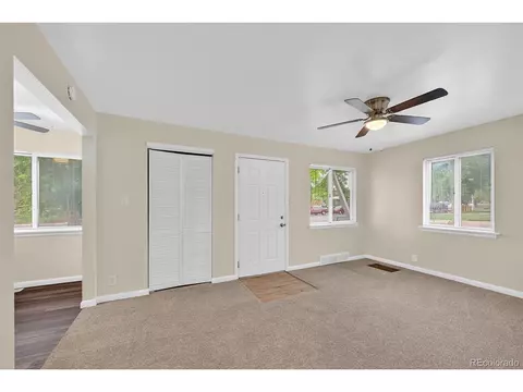 815 Macon St, Aurora, CO 80010 photo 4