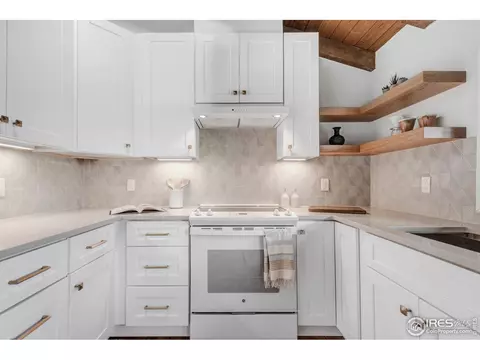 2747 Crestridge Ct, Boulder, CO 80302 photo 9