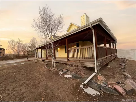 Exterior - 3000 Sundown Dr, Berthoud, CO 80513 photo 5 of 12