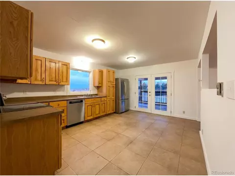Kitchen - 3000 Sundown Dr, Berthoud, CO 80513 photo 2 of 3