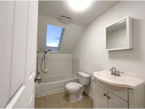 Bath - 3000 Sundown Dr, Berthoud, CO 80513 photo 2 of 4