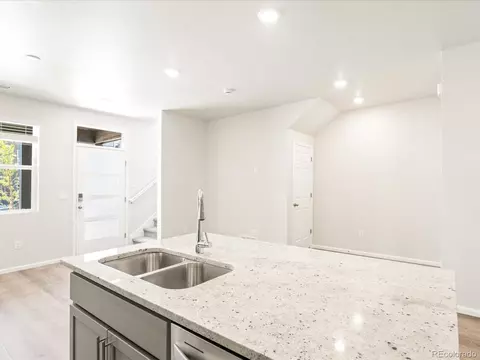 22230 E 8th Ave, Aurora, CO 80018 photo 2