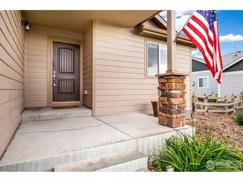 910 Canyonlands St, Berthoud, CO 80513 photo 2