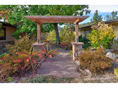 32322 S St Vrain Dr, Lyons, CO 80540 photo 2