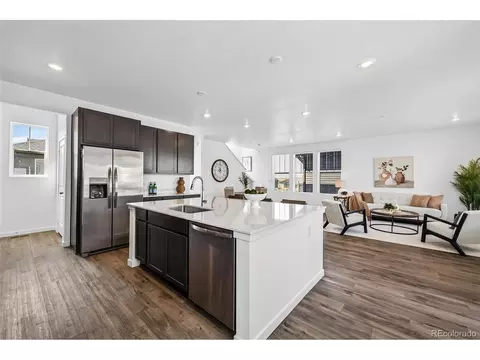 1949 S Fultondale Way, Aurora, CO 80018