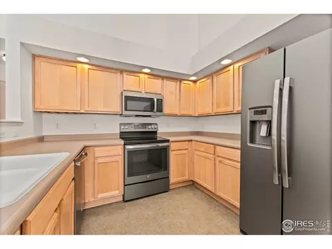 808 Lucca Dr, Evans, CO 80620 photo 4