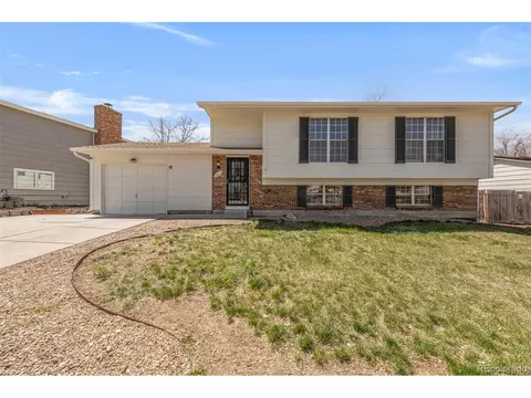 1811 S Walden Way, Aurora, CO 80017
