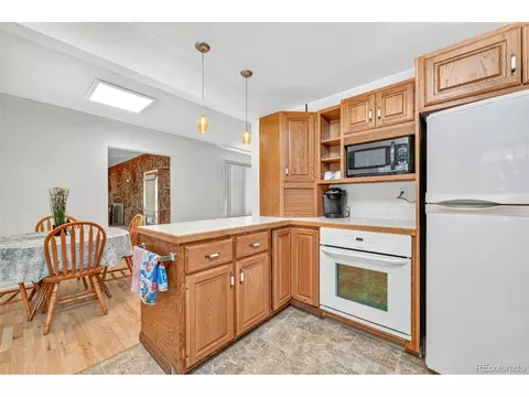 Kitchen - 1420 Cherryvale Rd, Boulder, CO 80303 photo 3 of 4