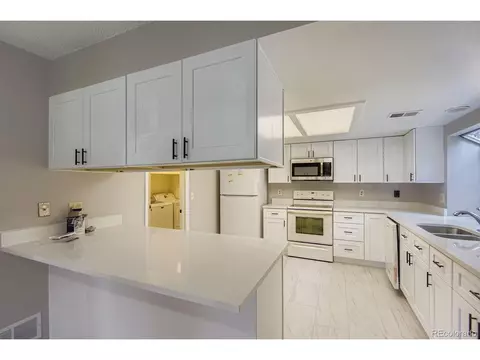 12440 E Pacific Cir #B, Aurora, CO 80014 photo 3