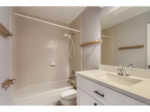 12440 E Pacific Cir #B, Aurora, CO 80014 photo 9