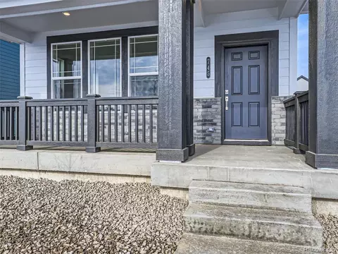 745 Aspen Ave, Bennett, CO 80102 photo 4