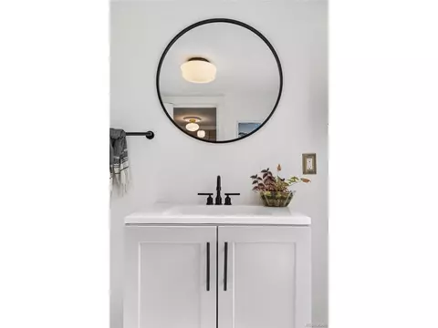 Bath - 4860 Irving St, Denver, CO 80221 photo 2 of 5