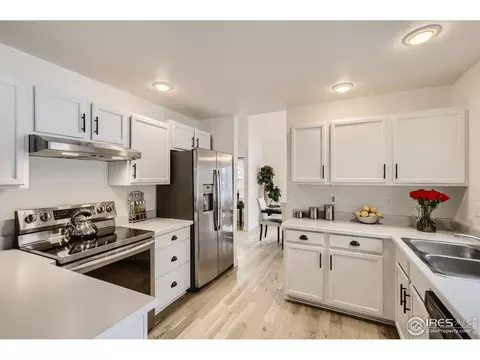 5640 Table Top Ct, Boulder, CO 80301 photo 2
