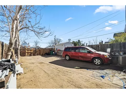 Exterior - 3132 N Downing St, Denver, CO 80205 photo 4 of 7